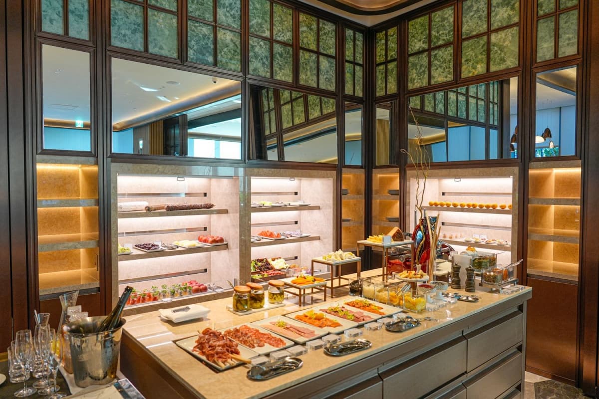 台中五星奢華飯店開箱!超奢華房型、花園泳池、308件藝術品美翻 台中五星奢華飯店開箱!超奢華房型、花園泳池、308件藝術品美翻