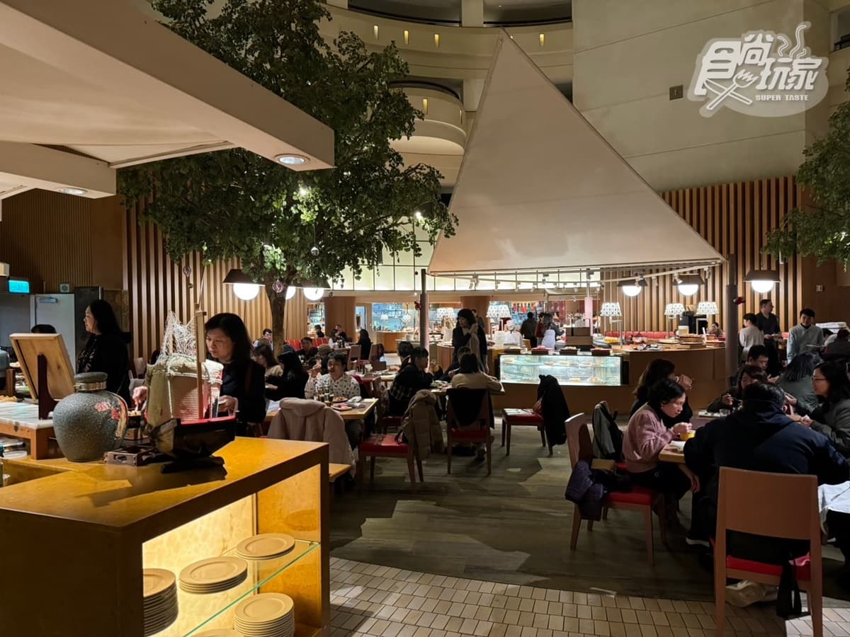 調酒無限暢飲、免排隊吃輕奢早餐!入住「府城最高樓飯店」豪華閣開箱 調酒無限暢飲、免排隊吃輕奢早餐!入住「府城最高樓飯店」豪華閣開箱