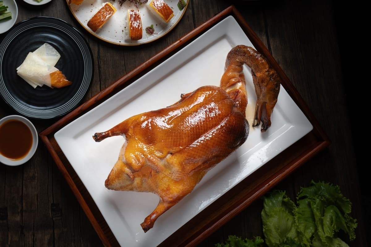 魷魚遊戲優惠！高雄烤鴨喊「123木頭人」送私房菜，親子館憑一百分考卷折百元