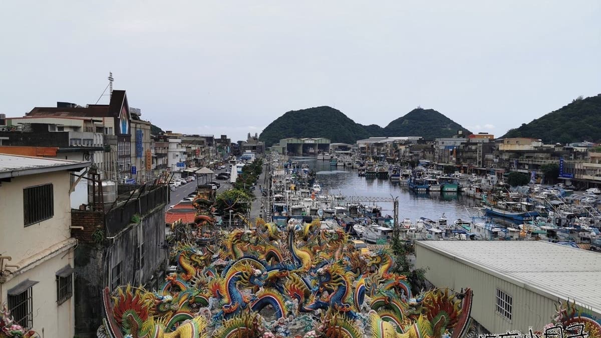 頂樓可欣賞蘇澳的漁村景色。（圖片來源：旅充小日子）