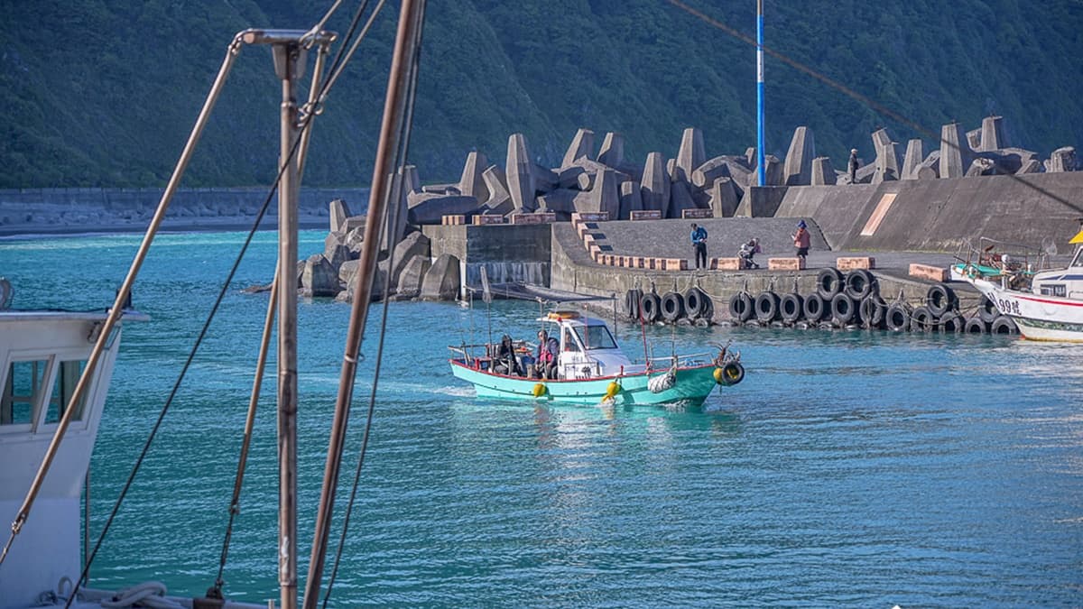 在小漁港漫步享受悠閒氣氛也很療癒。（圖片來源：卡夫卡愛旅行）