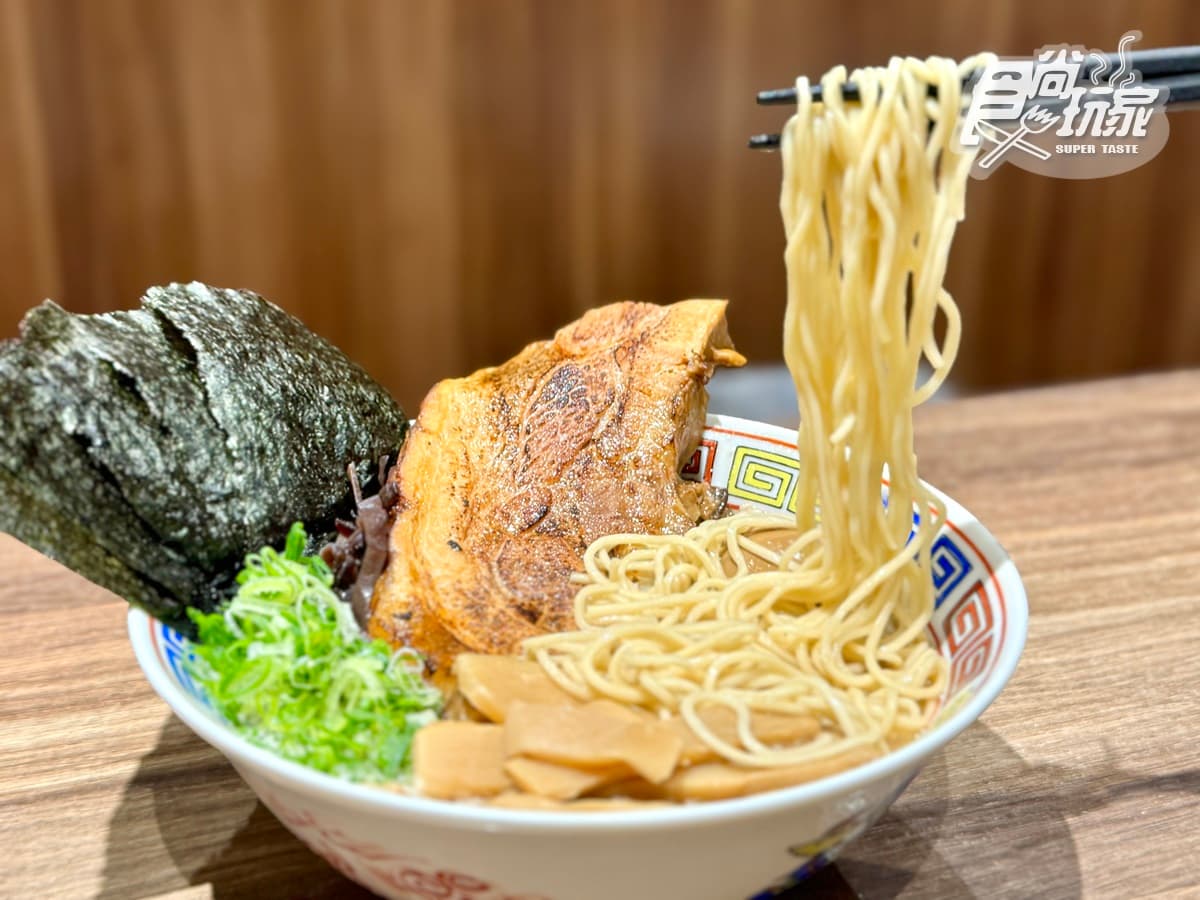 最低只要240元！高CP值「日式拉麵」爽嗑巨無霸叉燒，內用還能免費續麵
