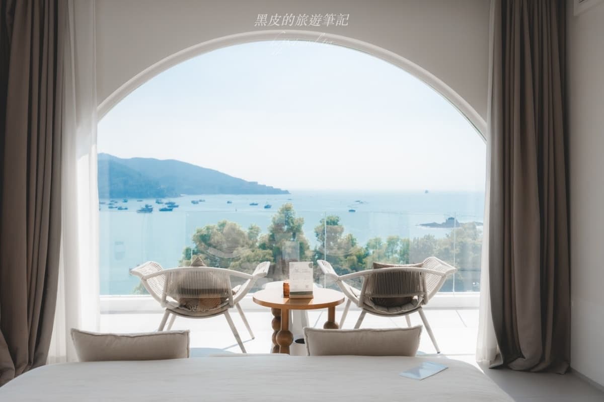 秒飛到希臘愛情海!「純白建築+洞穴海景泡池」美翻,1泊3食超享受 秒飛到希臘愛情海!「純白建築+洞穴海景泡池」美翻,1泊3食超享受