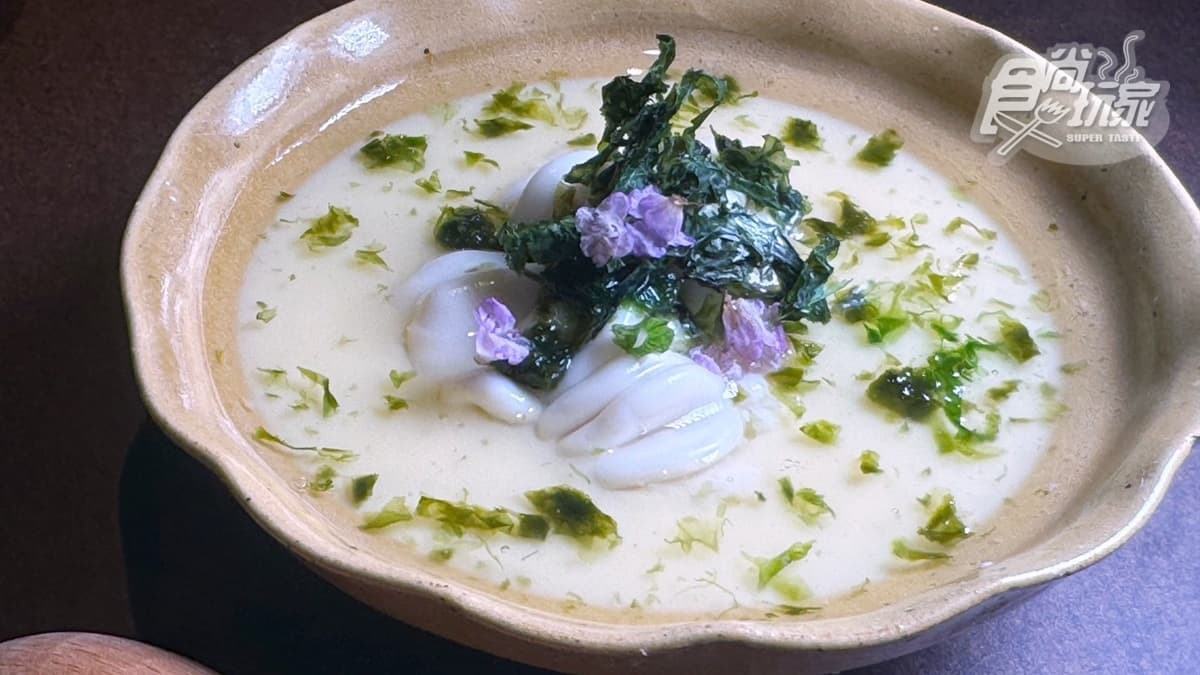 當季白子與野海苔一同蒸蛋，海味十足。