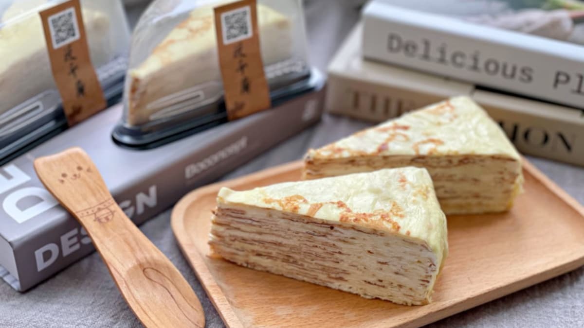 這裡的千層蛋糕以原味為主，搭配多種沾醬如檸檬醬、巧克力醬、抹茶醬等。（圖片來源：愛麗絲的吃不停人生）