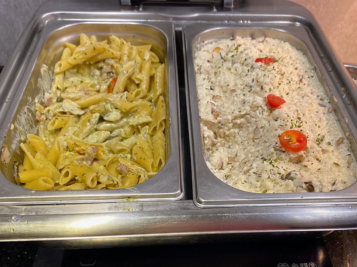 義大利麵、燉飯吃到飽!台北東區「高CP值牛排」炸物無限吃,好評破3000則 義大利麵、燉飯吃到飽!台北東區「高CP值牛排」炸物無限吃,好評破3000則