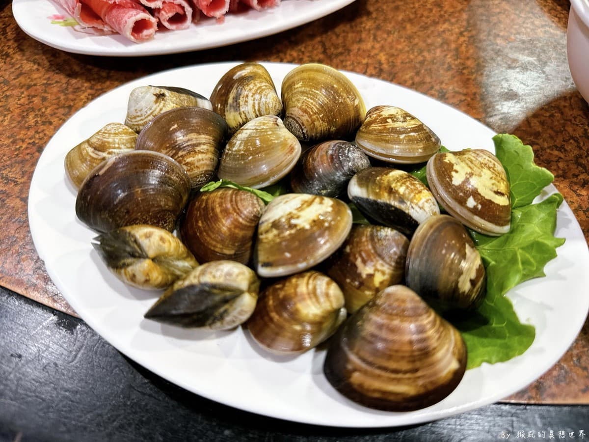 台中三大沙茶火鍋之一!30年老店人氣超夯,宜蘭特色酸菜肉、黃金豆皮都必點 台中三大沙茶火鍋之一!30年老店人氣超夯,宜蘭特色酸菜肉、黃金豆皮都必點