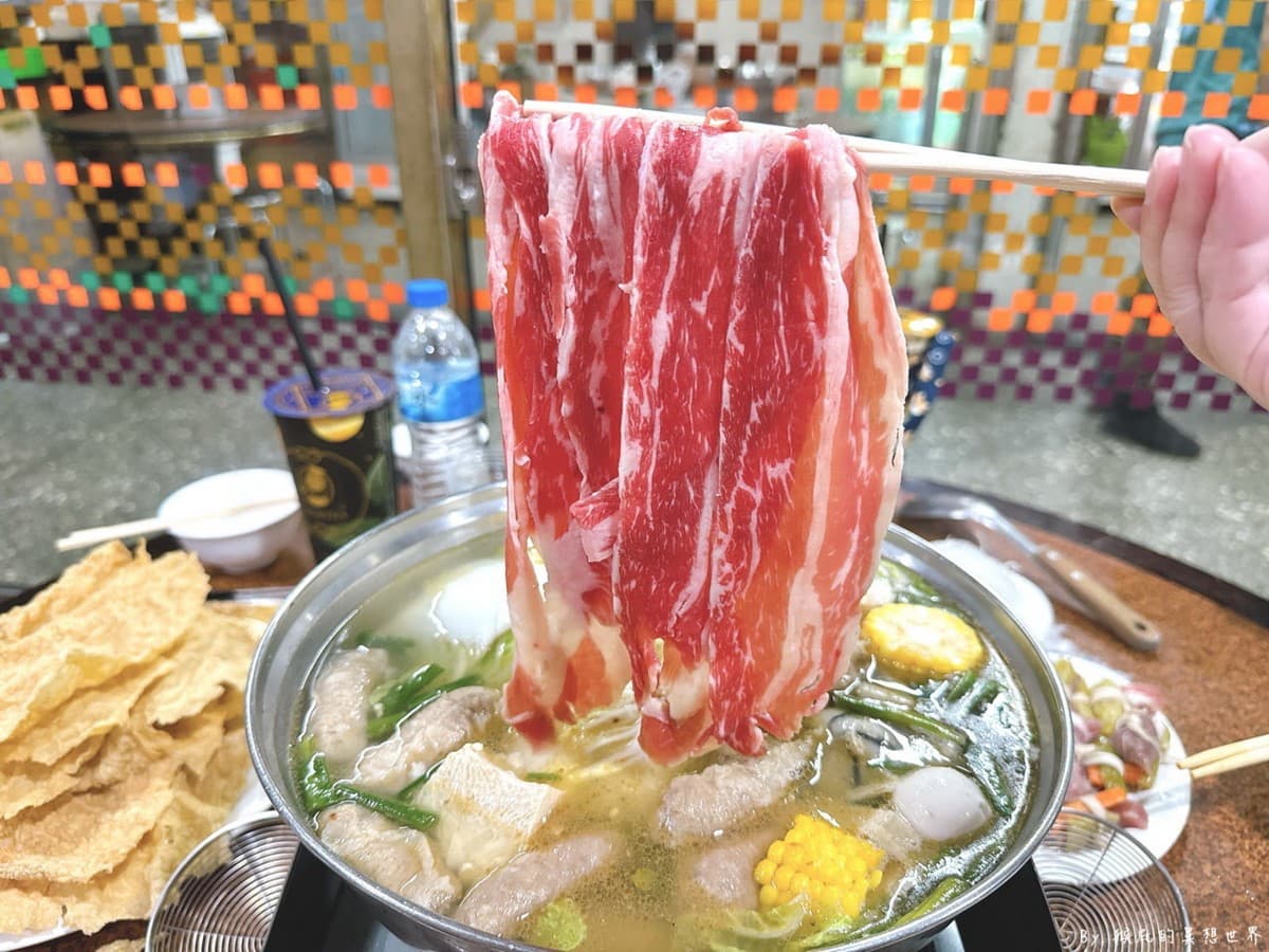 台中三大沙茶火鍋之一!30年老店人氣超夯,宜蘭特色酸菜肉、黃金豆皮都必點 台中三大沙茶火鍋之一!30年老店人氣超夯,宜蘭特色酸菜肉、黃金豆皮都必點