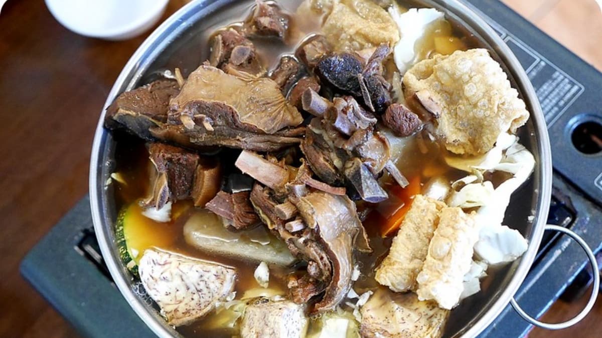 大山羊肉爐在四重溪溫泉區相當熱門的餐廳。（圖片來源：Maruko與美食有個約會）