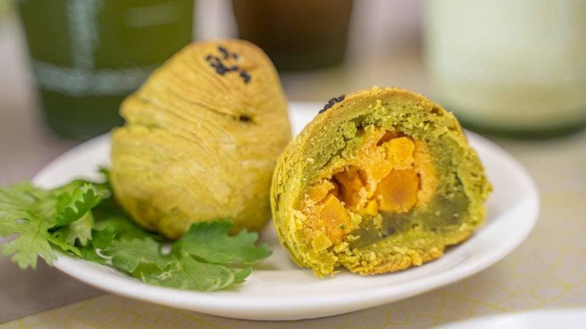 「香菜先生」還曾推出相當特別的「香菜蛋黃酥」。（圖片提供：香菜先生）
