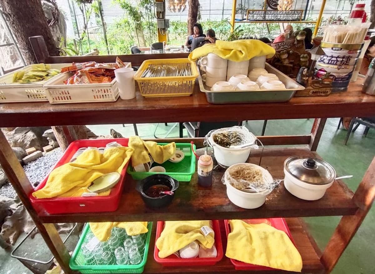 最低70元開吃！「高CP值牛肉麵」免費加湯、加麵吃到飽，冰淇淋、咖啡無限續