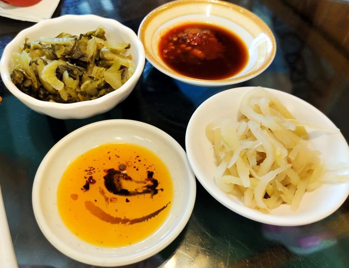 最低70元開吃！「高CP值牛肉麵」免費加湯、加麵吃到飽，冰淇淋、咖啡無限續