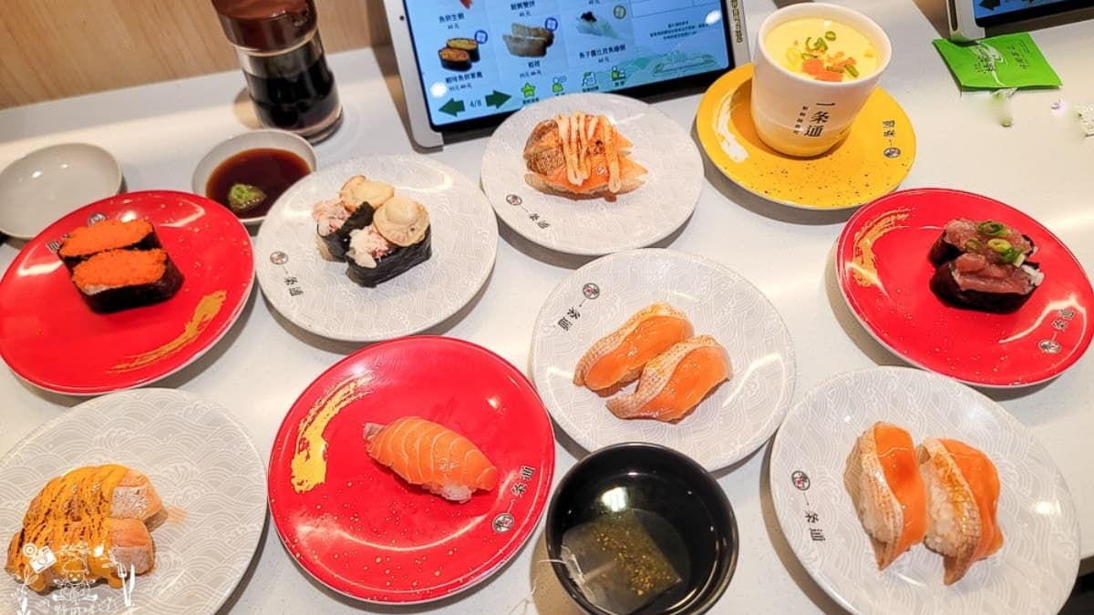 一条通的壽司選項非常多，壽司、軍艦、丼飯拉麵等通通有。（圖片來源：野田咩的美食書國）