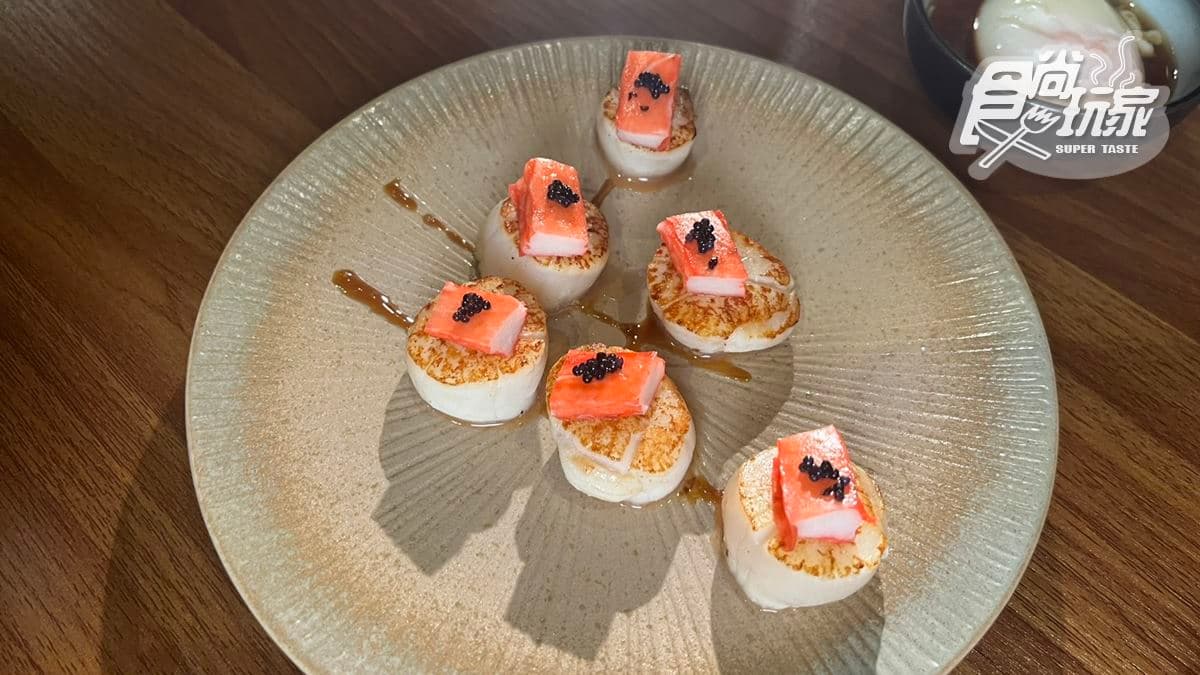 「魚子醬干貝」口感很嫩，吃起來很過癮。