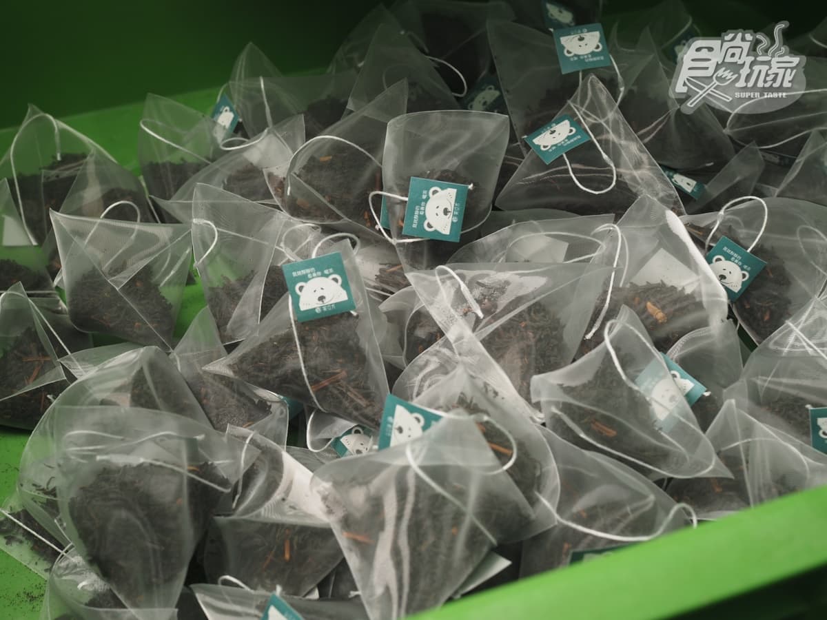摘食品界米其林!台灣茶葉專家「茶立方」開團:黑豆玉米鬚茶、纖暢油切綠茶(中獎公布) 摘食品界米其林!台灣茶葉專家「茶立方」開團:黑豆玉米鬚茶、纖暢油切綠茶(中獎公布)