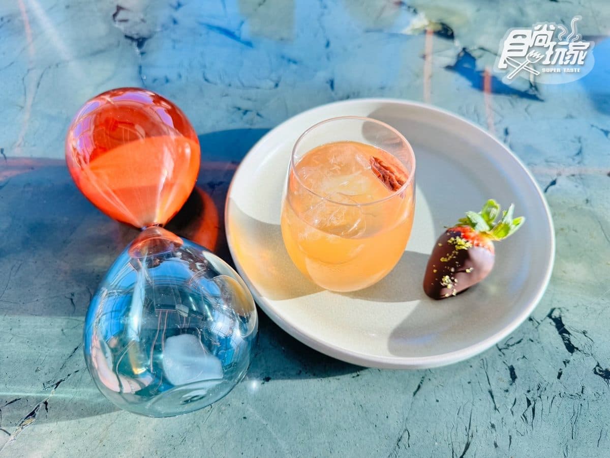 香港最新「機場酒吧」!打卡270度機場美景,必試港式融合西班牙小吃 香港最新「機場酒吧」!打卡270度機場美景,必試港式融合西班牙小吃