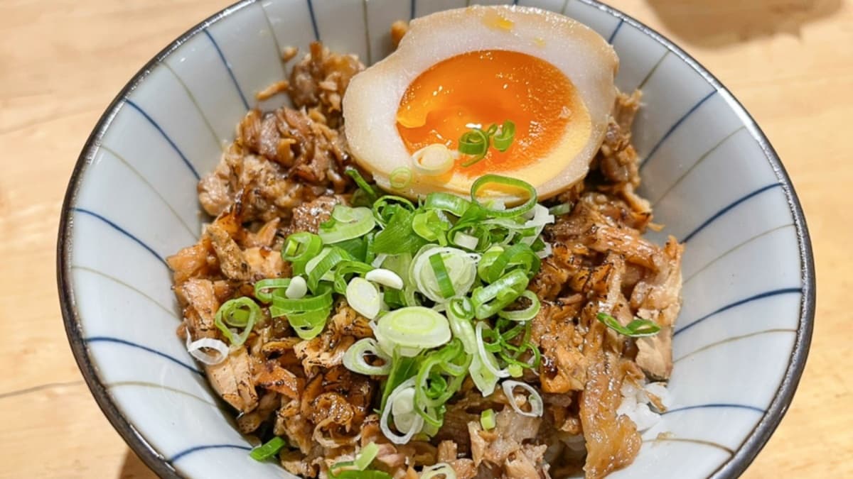 香噴噴的「叉燒飯」每日限量，晚來就吃不到了！（圖片提供：跟著尼力吃喝玩樂）