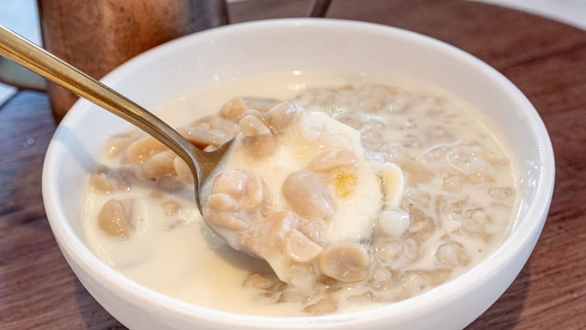 無糖豆漿搭配花生跟薏仁，甜度很低，只有花生跟薏仁的甜味。（圖片來源：桃桃‘s旅人手札）