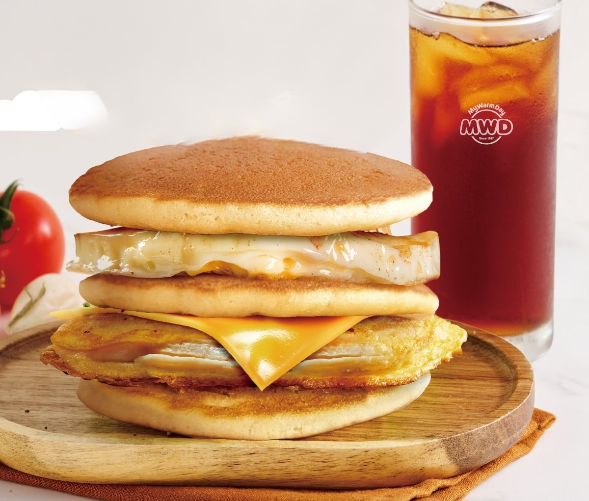 麥味登全新「嫩雞鬆餅堡」開賣！搶先嗑３款豆皮蛋餅，加碼Q Burger買一送一