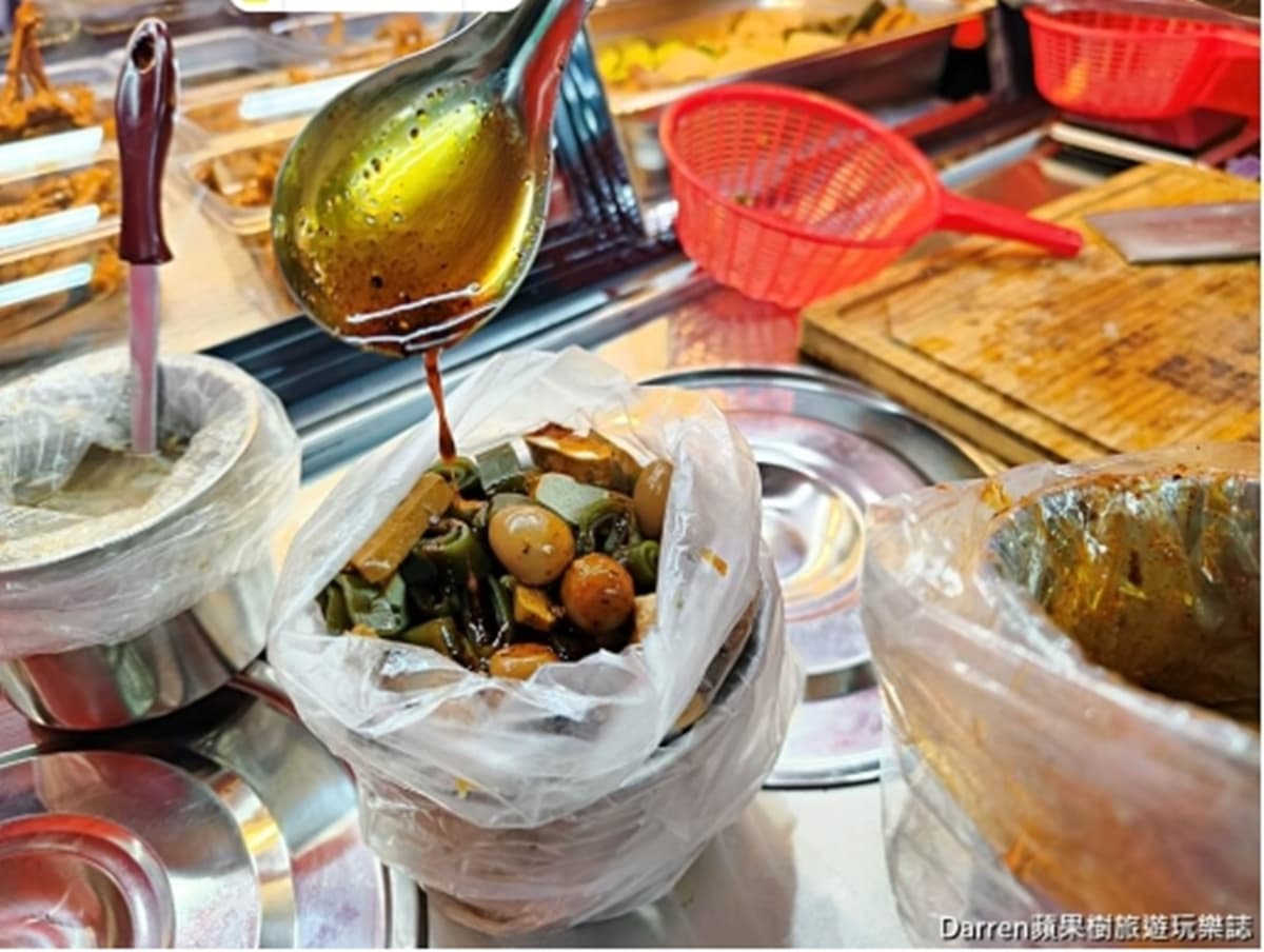 夜市滷味人氣王!「追蕾」無醬油古法滷製驚艷味蕾,現折50元優惠快搶 夜市滷味人氣王!「追蕾」無醬油古法滷製驚艷味蕾,現折50元優惠快搶
