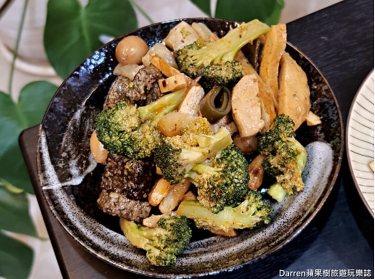 夜市滷味人氣王!「追蕾」無醬油古法滷製驚艷味蕾,現折50元優惠快搶 夜市滷味人氣王!「追蕾」無醬油古法滷製驚艷味蕾,現折50元優惠快搶