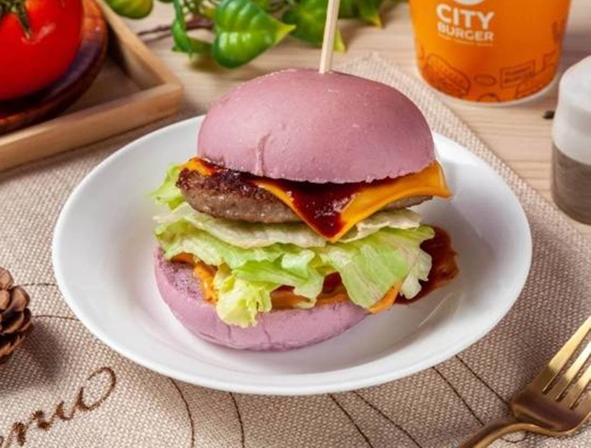「Q Burger買一送一」快閃６天！最低只要32元開吃，加碼「椒麻雞Q堡」買一送一
