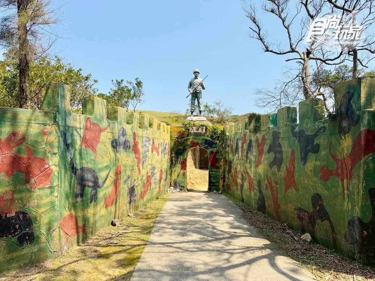 50元零距離餵小鹿！大坵島「台版小奈良」200隻梅花鹿，還能順遊「龍貓隧道」