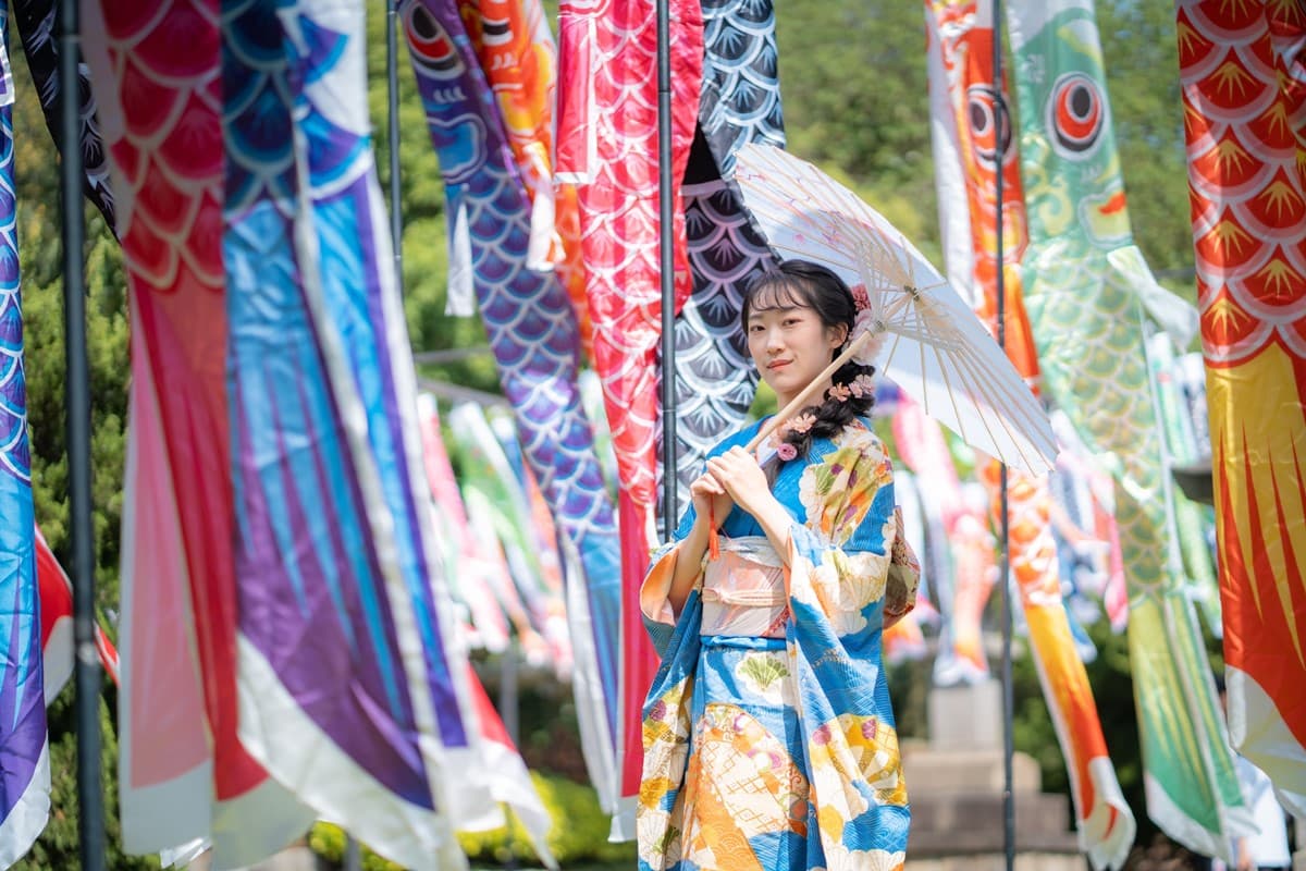 秒飛日本偽出國！全台最美神社「夏日祭典」在桃園，美拍鯉魚旗海、假日市集
