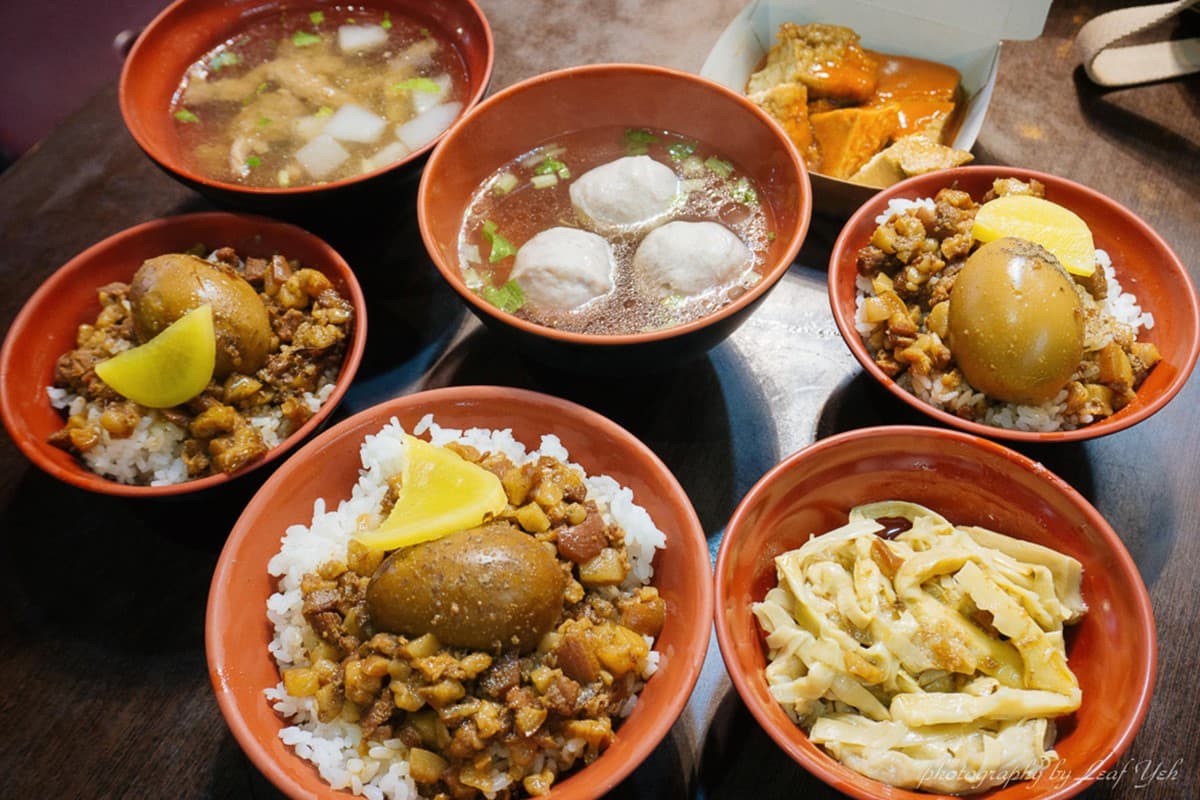 新竹城隍廟美食TOP20:萬則評價鴨肉飯、新竹限定水蒸蛋糕、梅花雞蛋糕 新竹城隍廟美食11|阿富魯肉飯