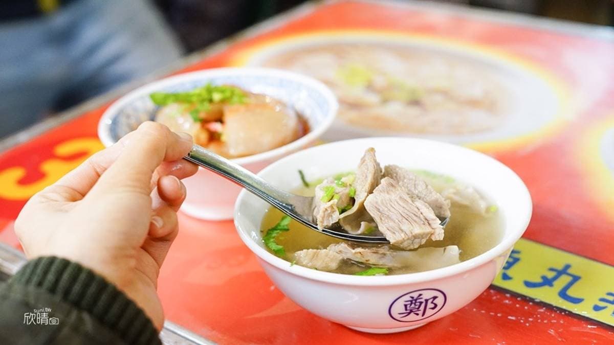 豬骨熬製的肉湯，每一塊肉都非常軟嫩，即便是瘦肉也不會覺得乾柴。（圖片來源：欣晴。美食旅遊生活分享）