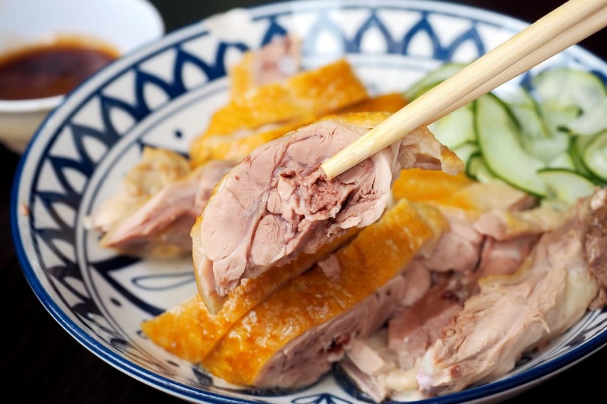 萬則網評朝聖！新竹廟口最夯「鴨肉飯」是這家，老饕激推鴨腿、炒鴨血都必點