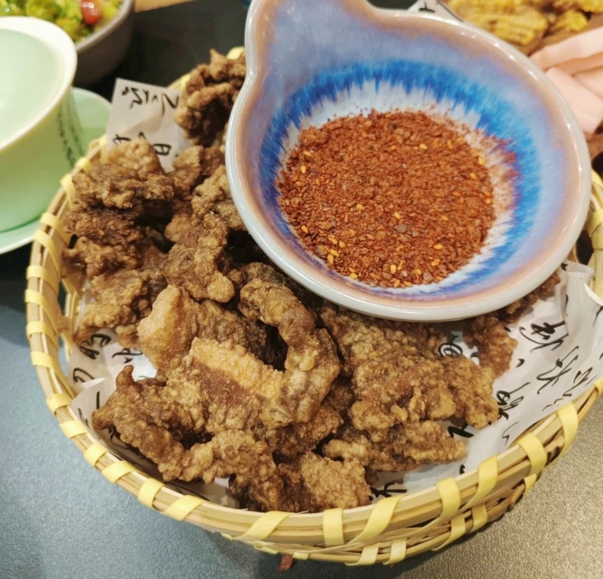 台灣也有正宗爆辣「重慶火鍋」!老饕激推靈魂必點一次看,茶湯、小菜免費續 台灣也有正宗爆辣「重慶火鍋」!老饕激推靈魂必點一次看,茶湯、小菜免費續