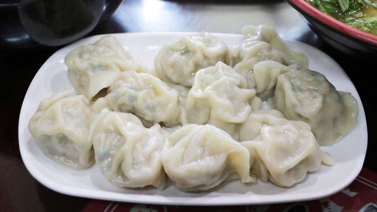 水餃內餡超多的，鮮美多汁，不沾醬也好吃。（圖片來源：快樂的過每一天）
