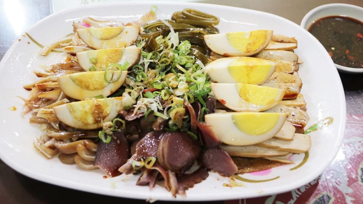 這裡不僅有麵食，還有餃類、湯品及涼拌小菜，口味多又特別。（圖片來源：快樂的過每一天）