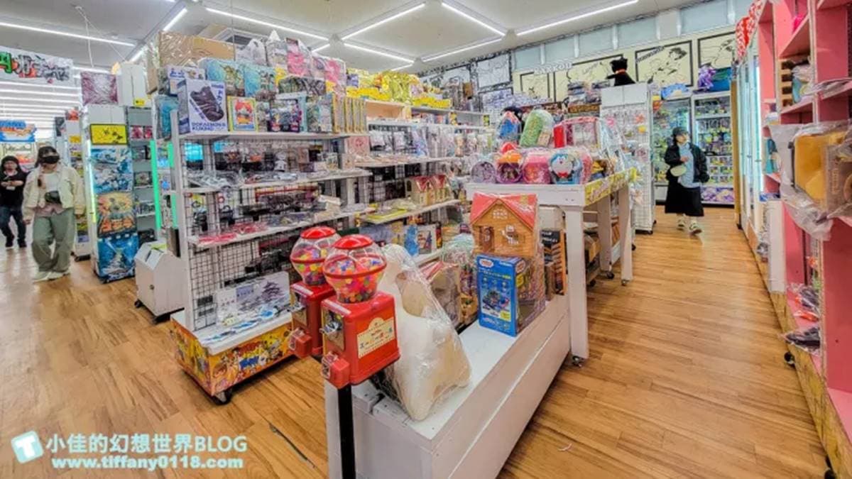 扭蛋和公仔玩具的二手品也有，可以挖挖寶。（圖片來源：小佳的幻想世界）