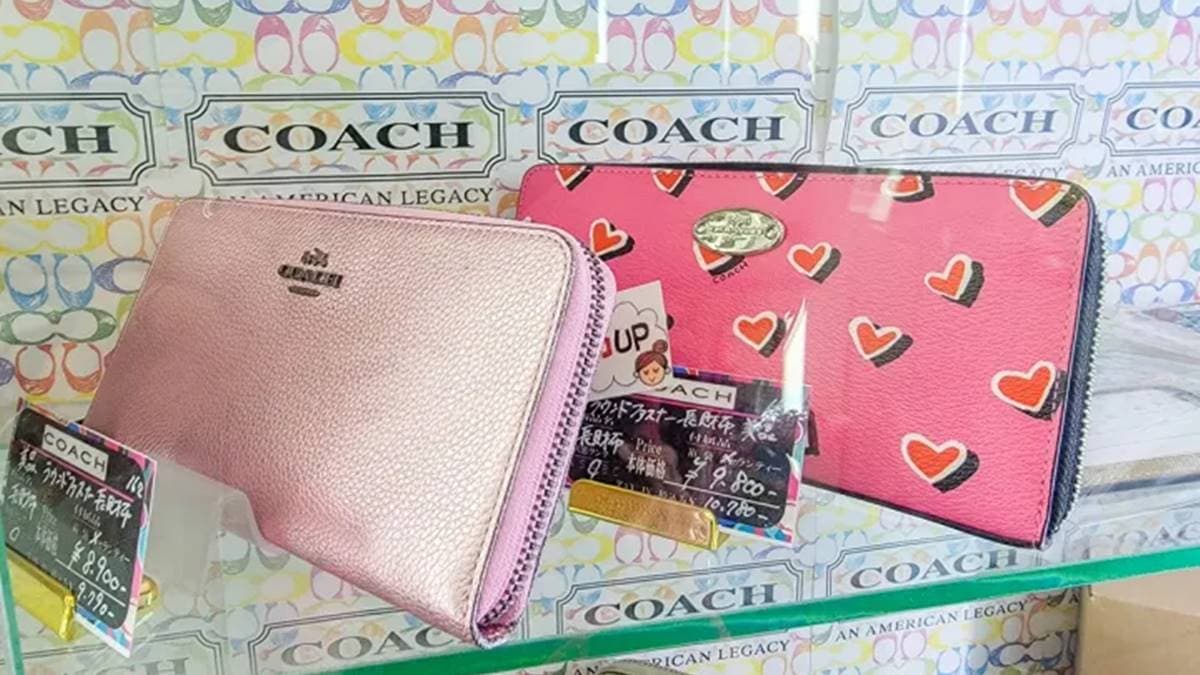 店內也有精品二手貨，保存良好、價格也超甜。（圖片來源：小佳的幻想世界）