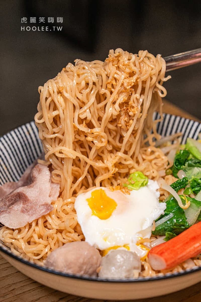 「高雄最狂蚵仔煎」是這家!香酥餅皮中間竟藏炒泡麵,再加牽絲乳酪超銷魂 「高雄最狂蚵仔煎」是這家!香酥餅皮中間竟藏炒泡麵,再加牽絲乳酪超銷魂