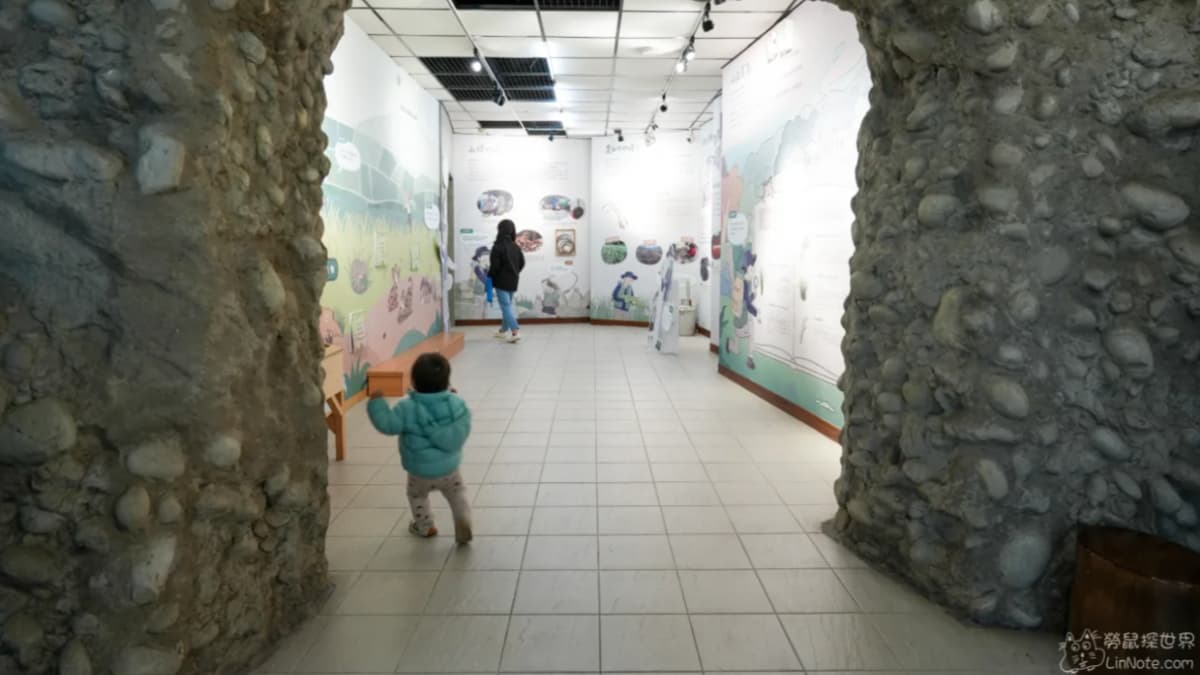 這裡以火炎山特殊地質與生態為主題。（圖片來源：勞鼠探世界）