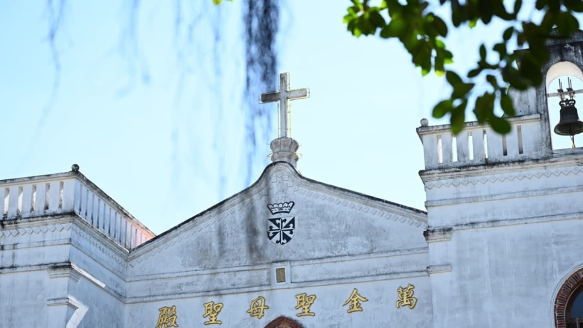 教堂建築融合了哥德式與西班牙古堡的設計風格。（圖片來源：快樂的過每一天）