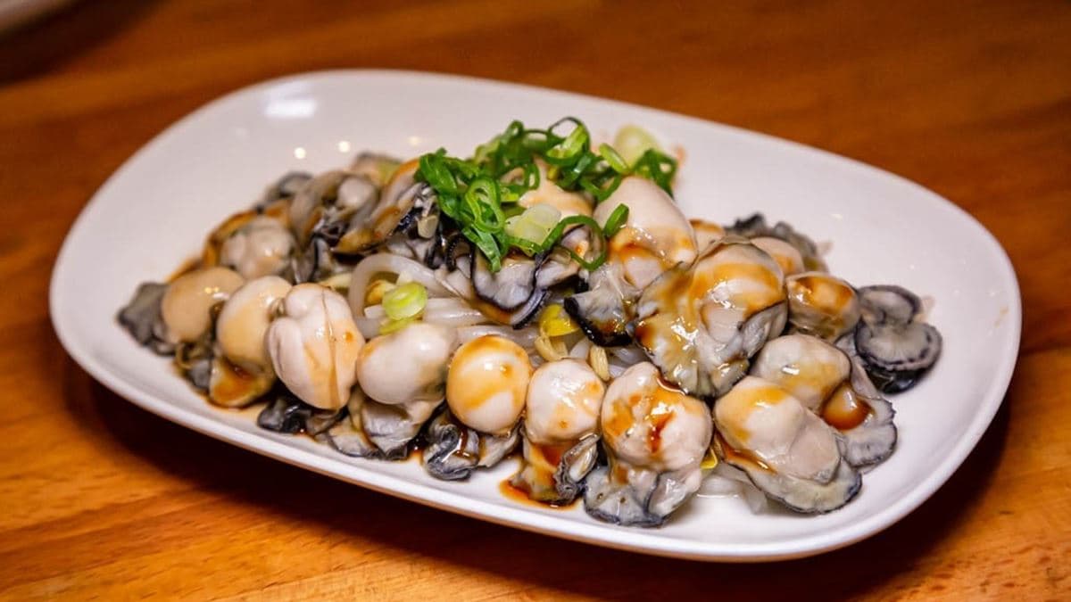 「雙月鮮蚵」看起來好大顆又飽滿。（圖片來源：愛伯特吃喝玩樂全記錄）