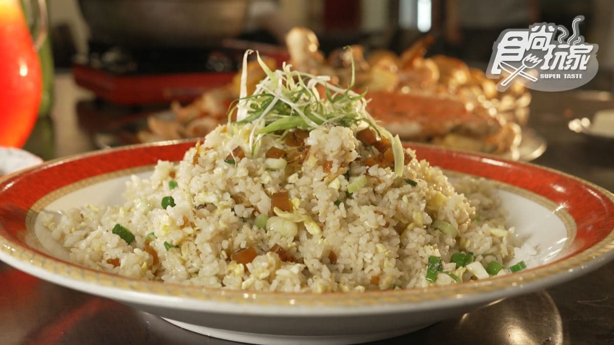 「烏魚子炒飯」炒得粒粒分明，口感豐富。