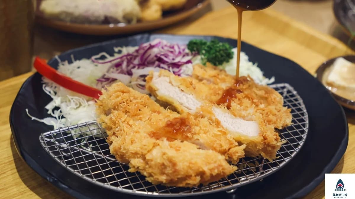 京厚家的厚切豬排外酥內嫩。（圖片來源：鯊魚大口咬）