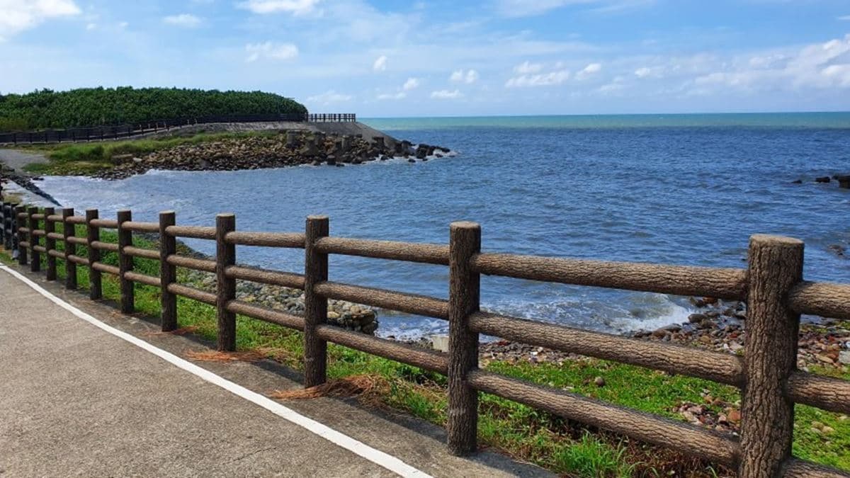 沿途有綠色隧道，也有無敵海景。（圖片來源：大口老師的走跳學堂!）