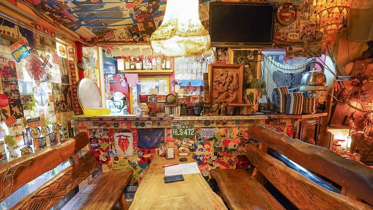 室內用餐區充滿異國風情。（圖片來源：緹雅瑪 美食旅遊趣）
