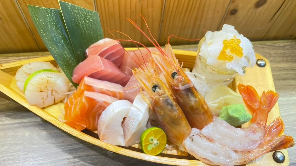 澎派的生魚片船，點一客就滿足。（圖片來源：晟壽司）