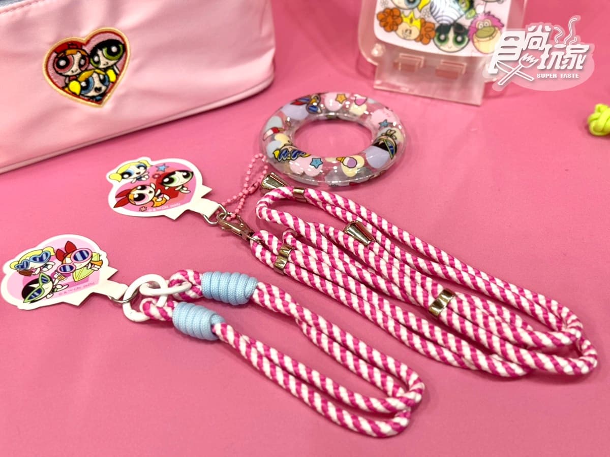 康是美最萌「飛天小女警」聯名!18款必搶兔耳娃娃、吊飾,免費送粉嫩提袋 康是美最萌「飛天小女警」聯名!18款必搶兔耳娃娃、吊飾,免費送粉嫩提袋