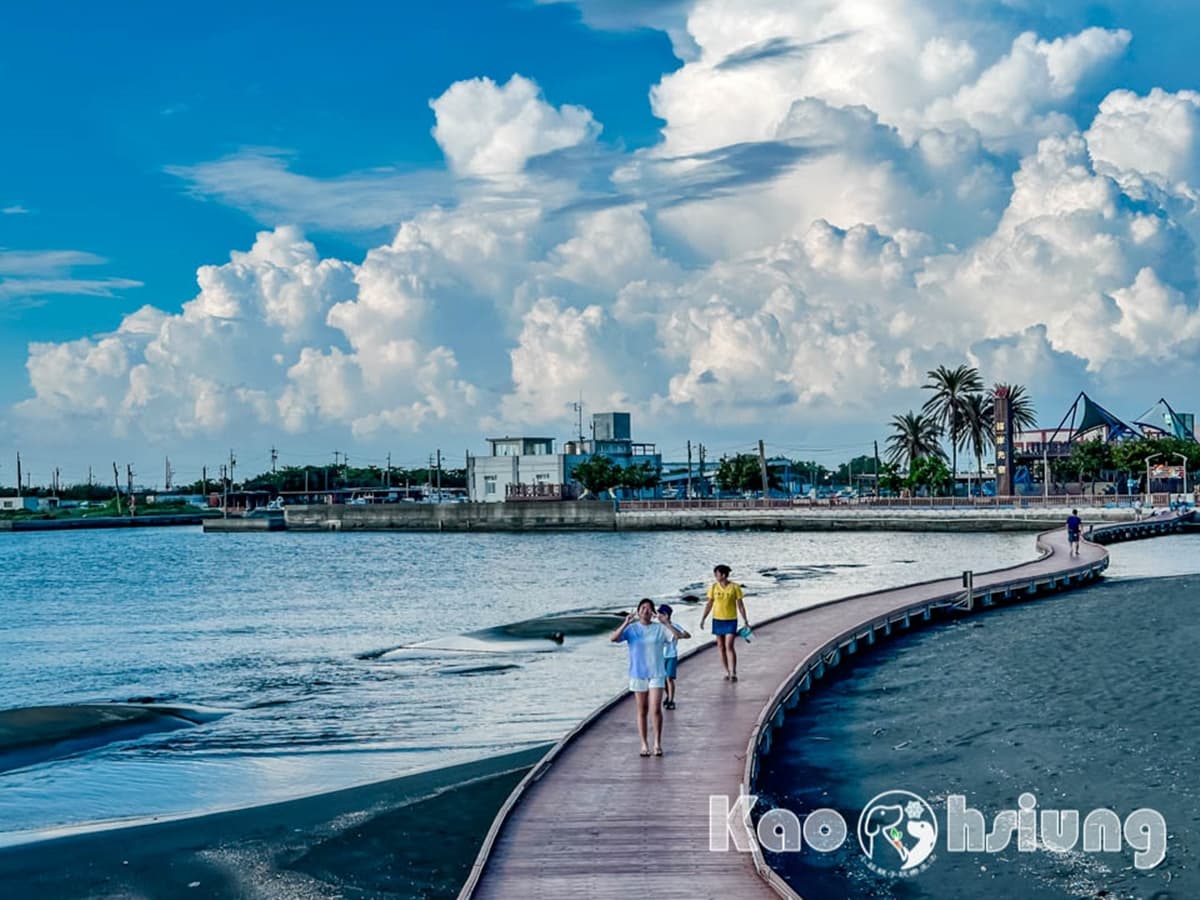 高雄玩水這10個地方超涼快！免費踩水公園、無邊際海景、滑水道五星飯店