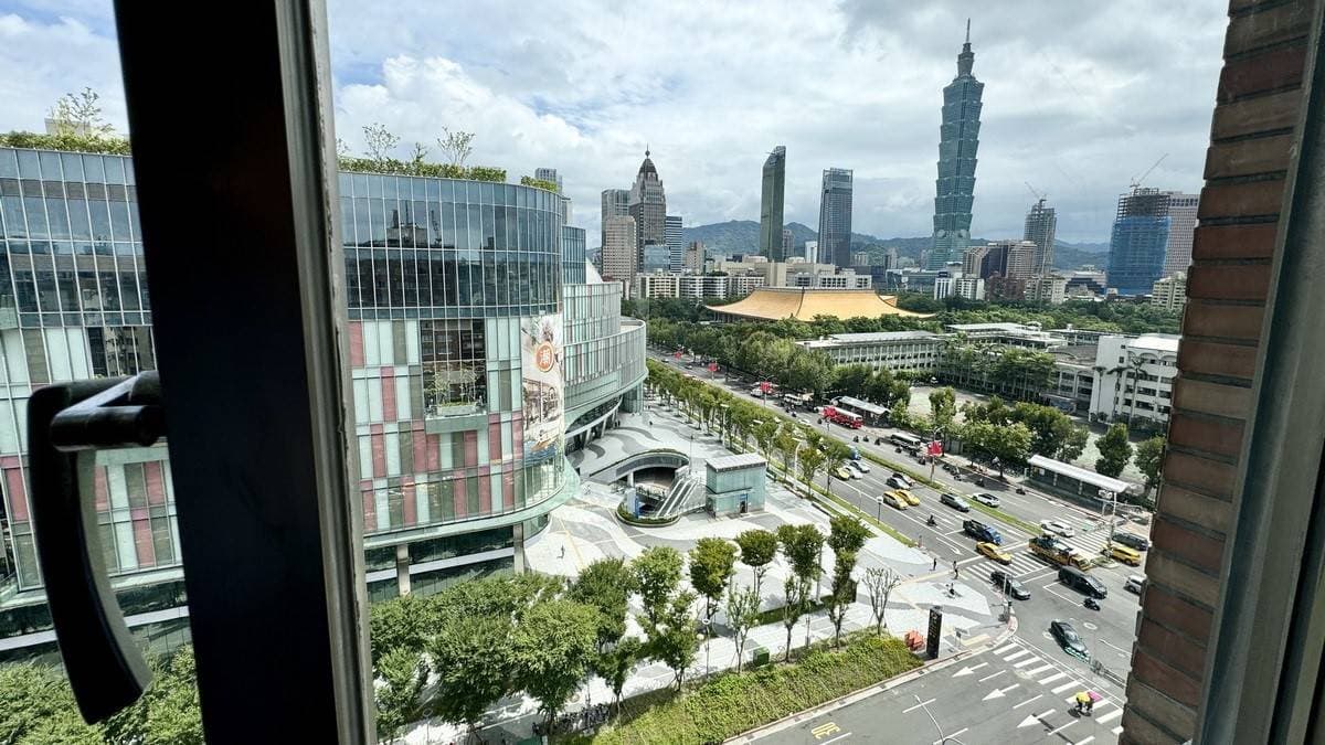 館內部分客房可以看到大巨蛋、國父紀念館、台北101等地標，跨年還能看煙火。（圖片來源：貓大爺部落格）