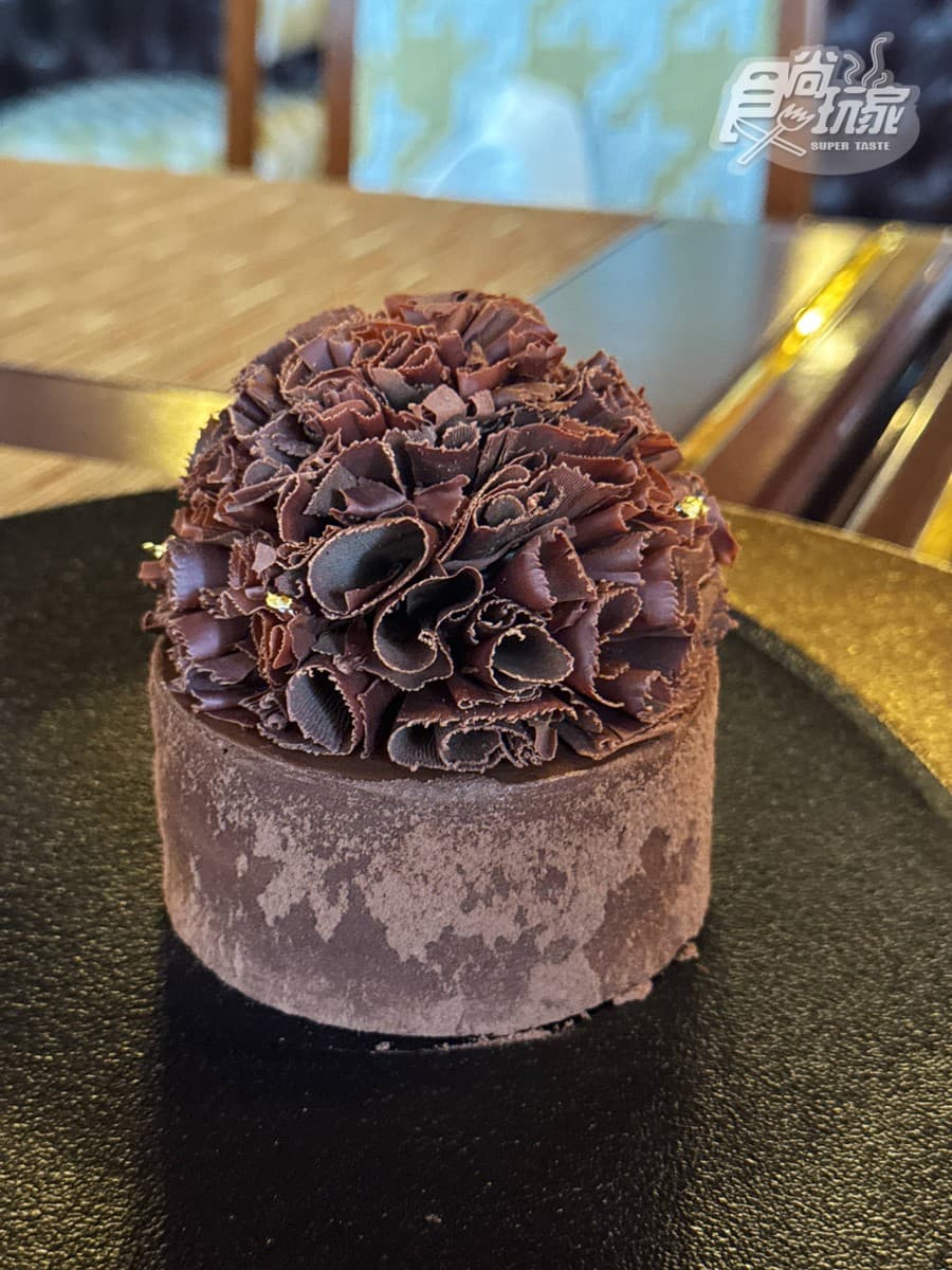 台北市區就有「道地法國菜」！法國季期間限定新菜單，重現傳奇料理酥皮魚