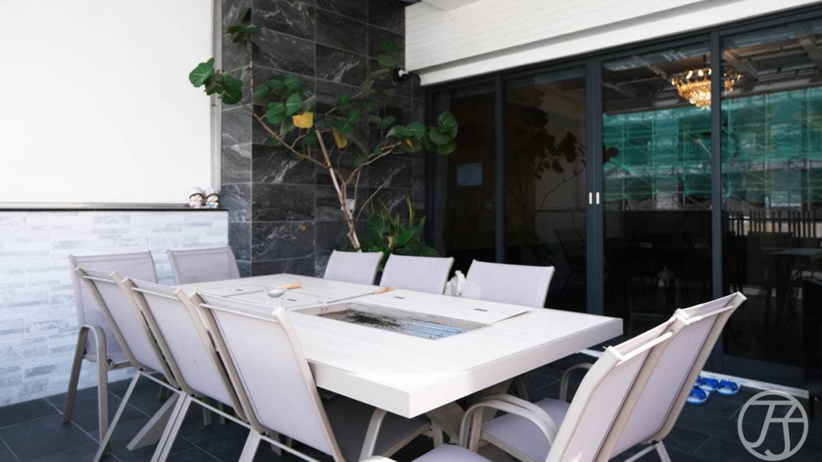 外陽台規劃為包棟旅客專屬烤肉空間。（圖片來源：JJ.Hsu）
